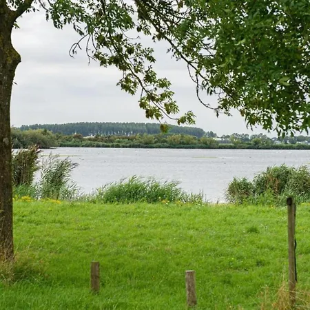 In By Beach, Cleaning Included Simonshaven